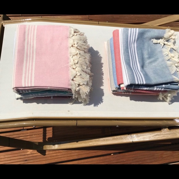 Hand- Loomed fringe detailed Turkish Cotton Towel - Picture 6 of 7